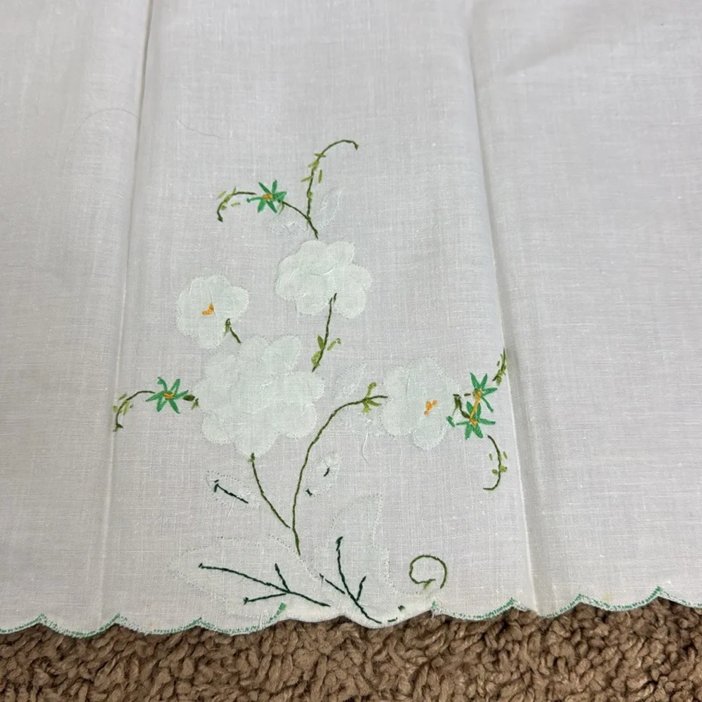 Vintage Mid Century Hand Embroidered Handmade Napkins Green White Floral Flowers